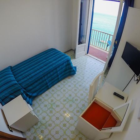 Hotel Regina del Mare Barano dʼIschia Camera foto
