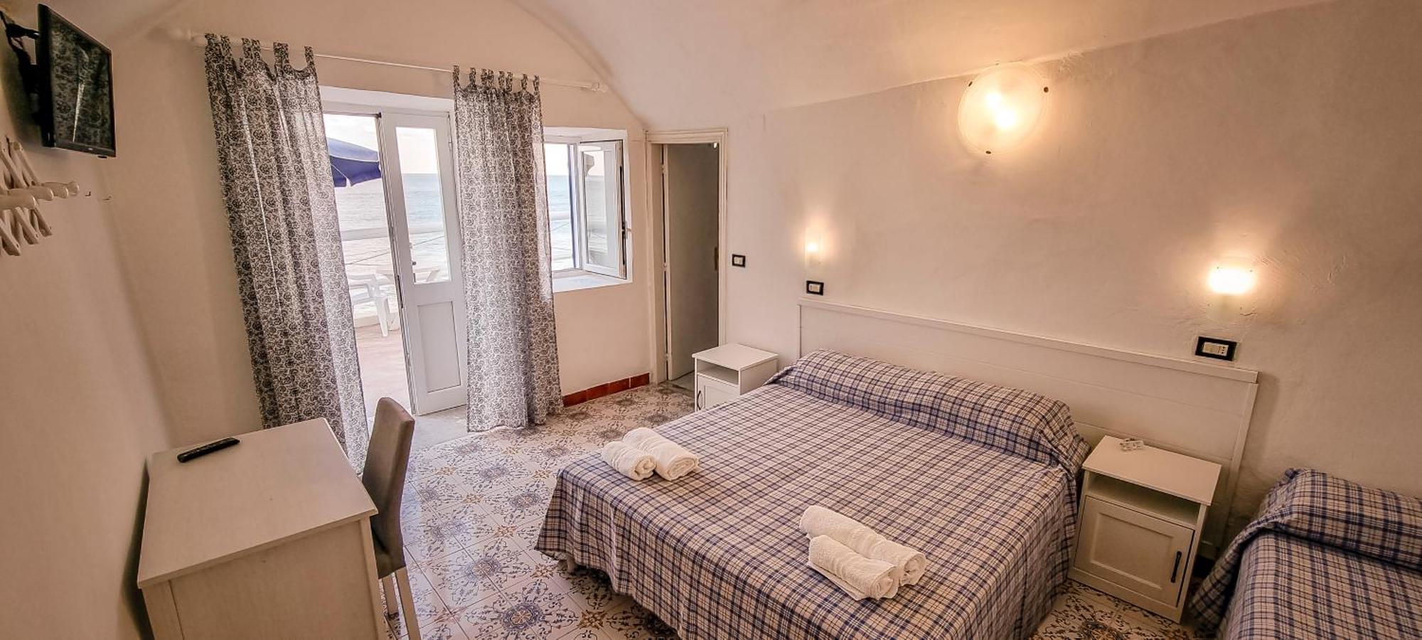Hotel Regina del Mare Barano dʼIschia Camera foto
