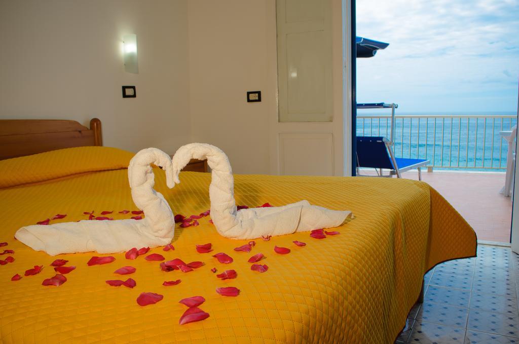 Hotel Regina del Mare Barano dʼIschia Camera foto